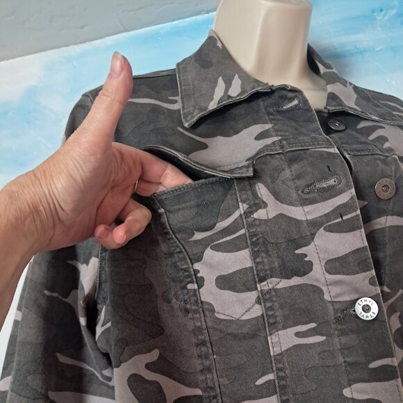 Ethyl women's size M camo denim jacket, NEW WITHOUT TAGS - Picture 5 of 8